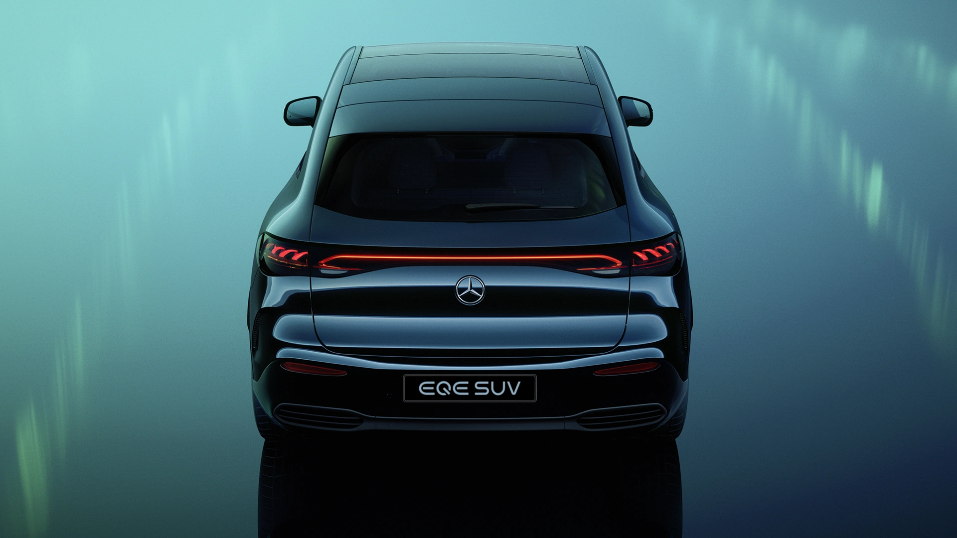 Mercedes-Benz EQE SUV tagantvaade