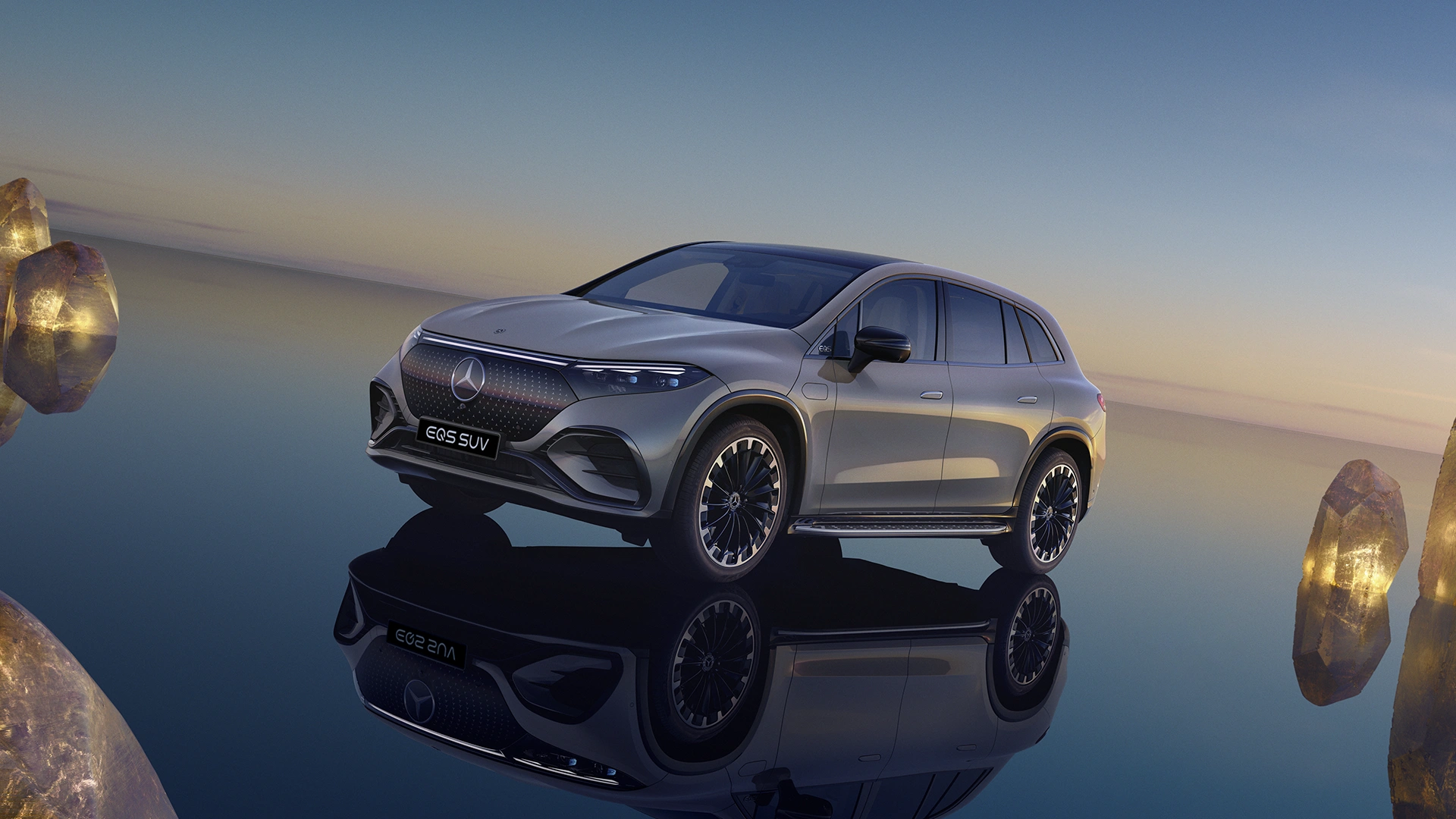 Mercedes-Benz EQS SUV külgvaates