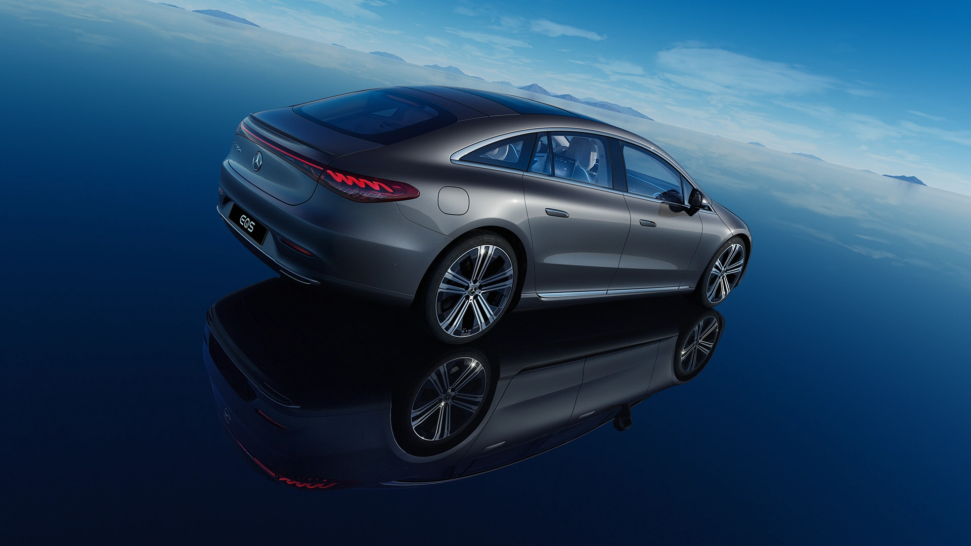 Mercedes_Benz EQS tagavaates stuudios