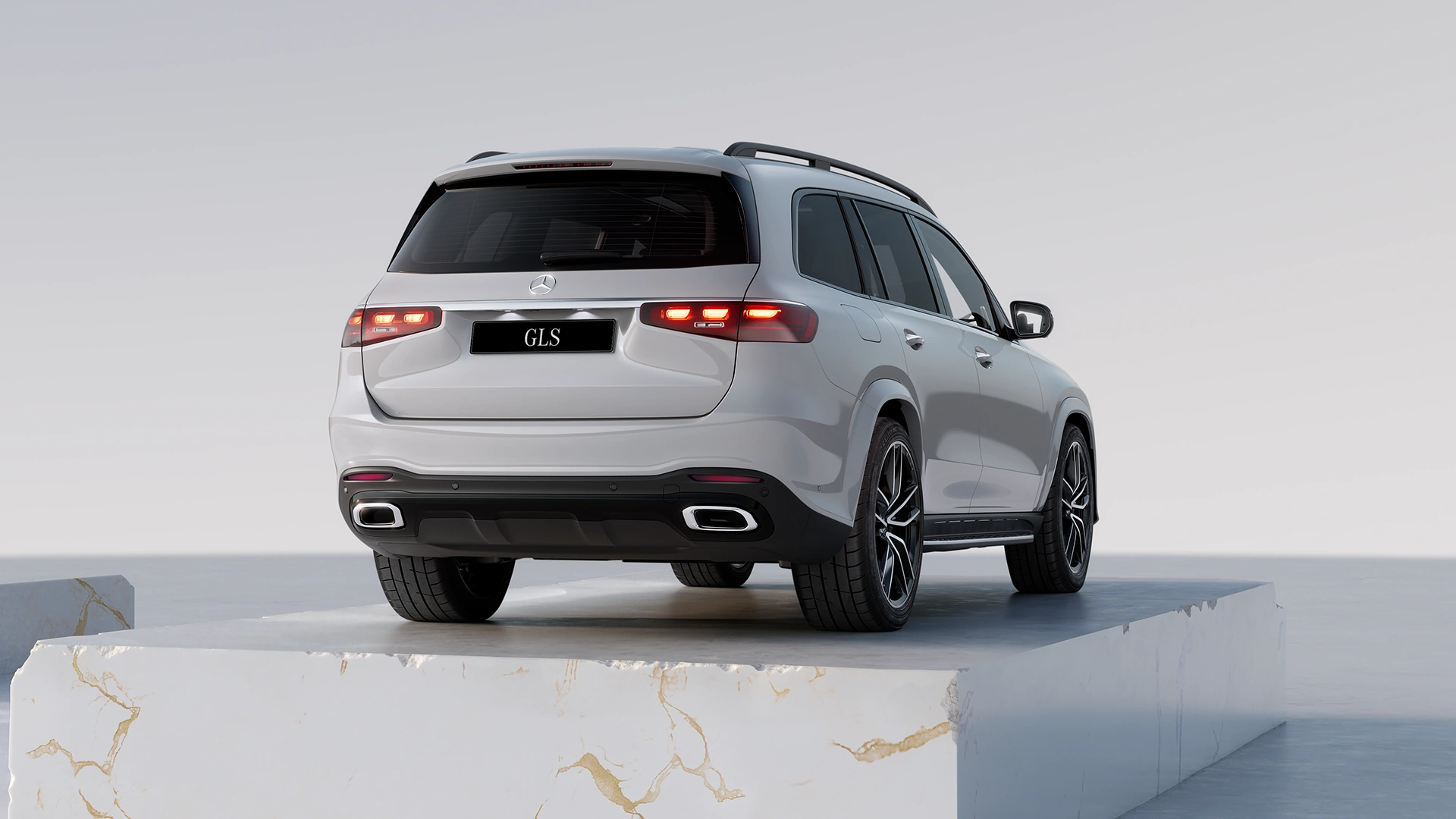 Mercedes-Benz GLS maastur taantvaates valgel taustal