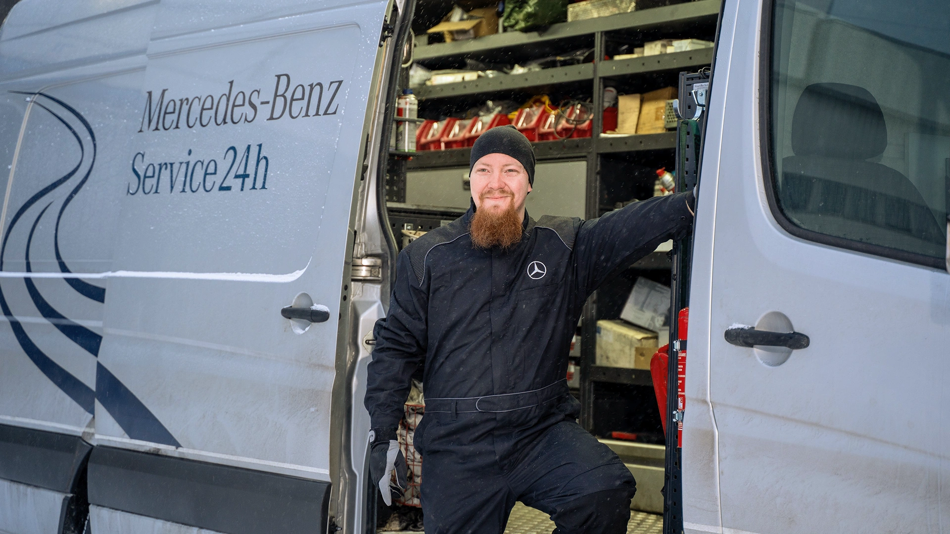 Mercedes-Benz mehaanik Service 24h auto taustal