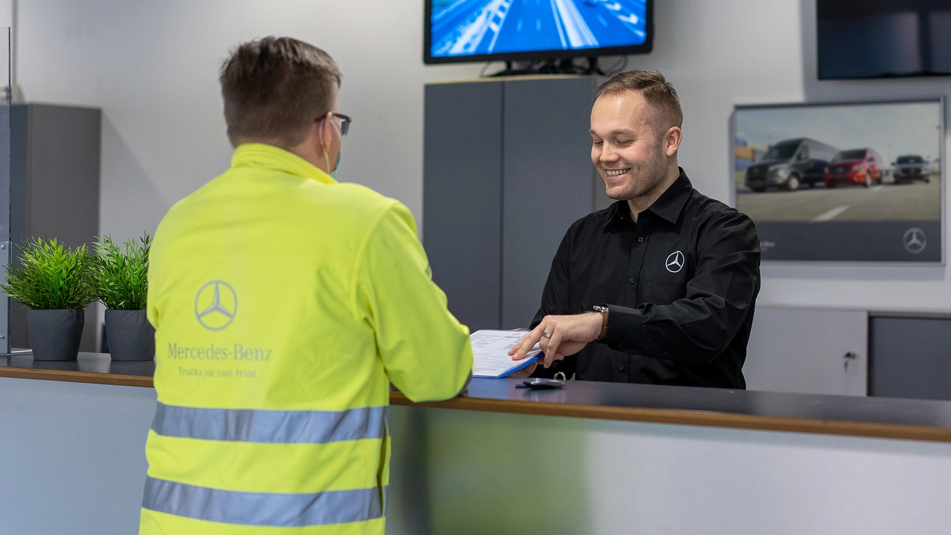 Hoolduse broneerimine Mercedes-Benz esinduses tarbesüidukile