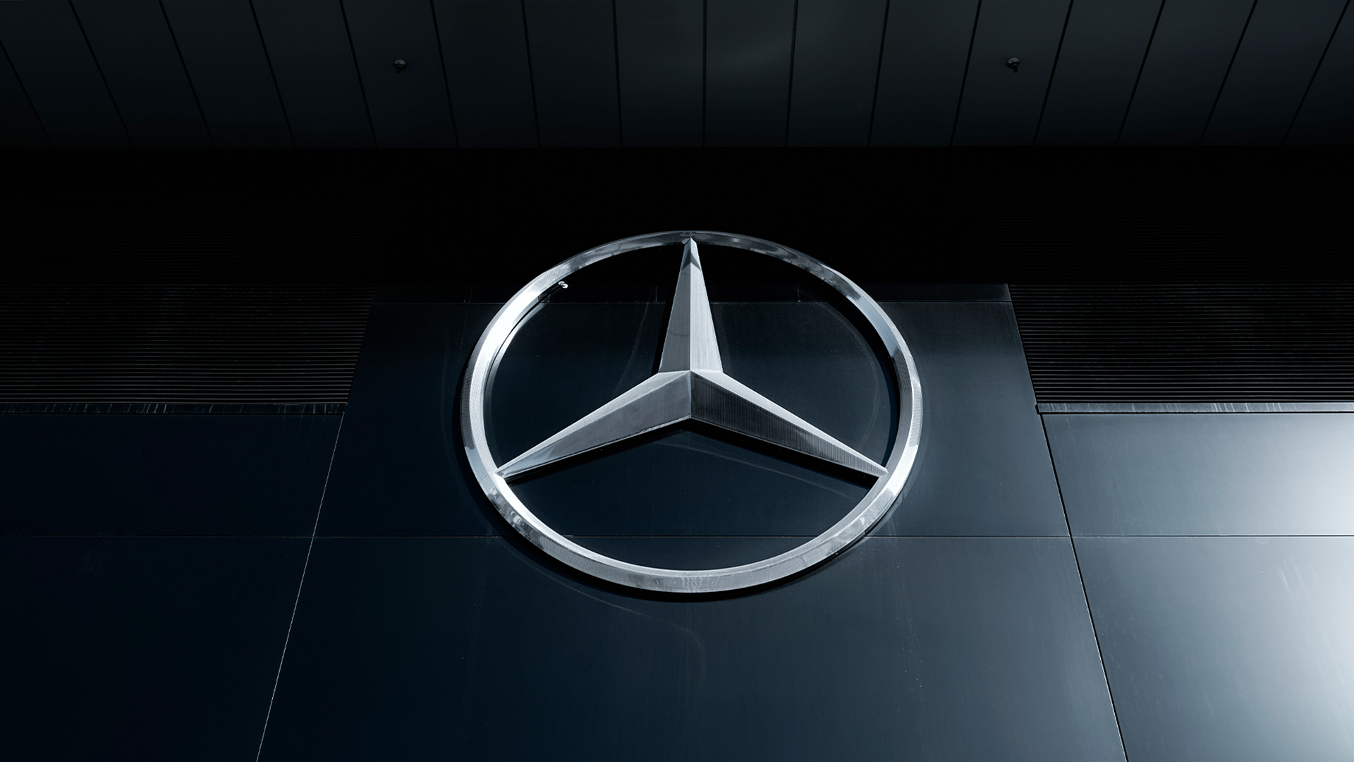 Mercedes-Benz logo