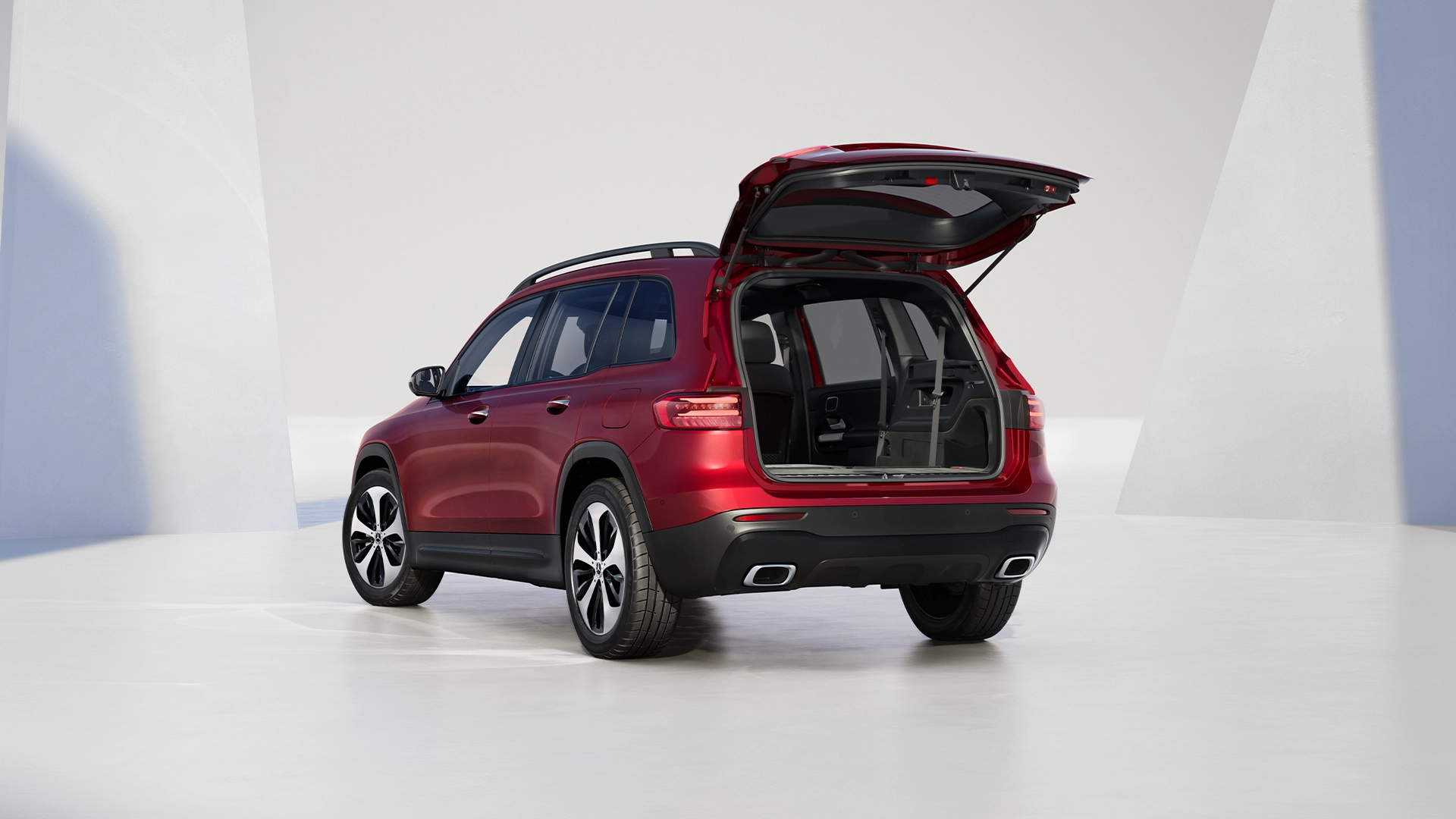 Mercedes_Benz GLB tagantvaates pagasiruum avatud