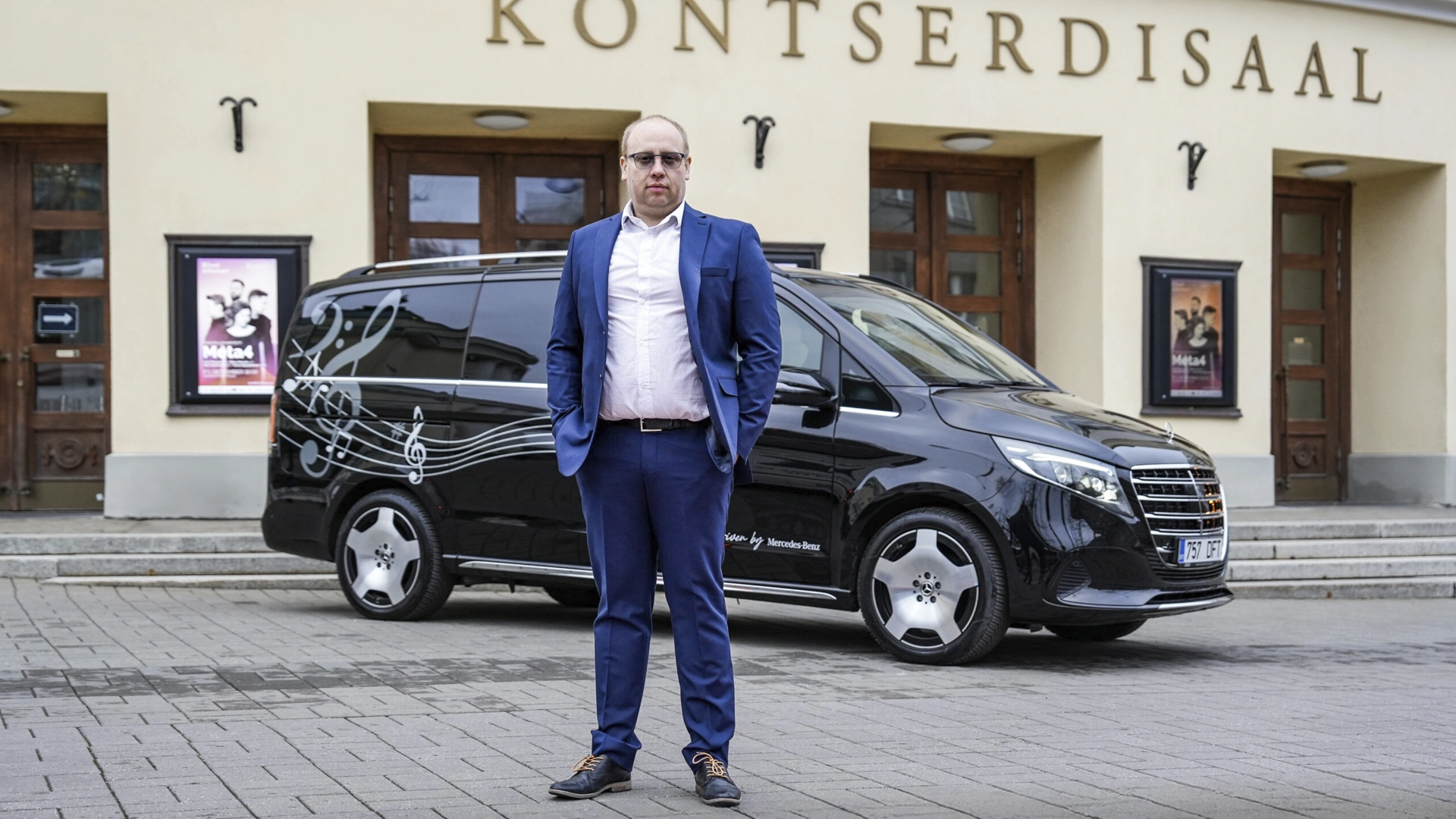Veho müügimees seisab ees Eesti Kontserdisaal