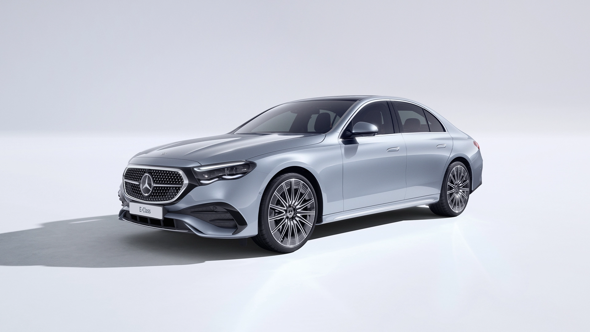 Hall E-klass hallil taustal