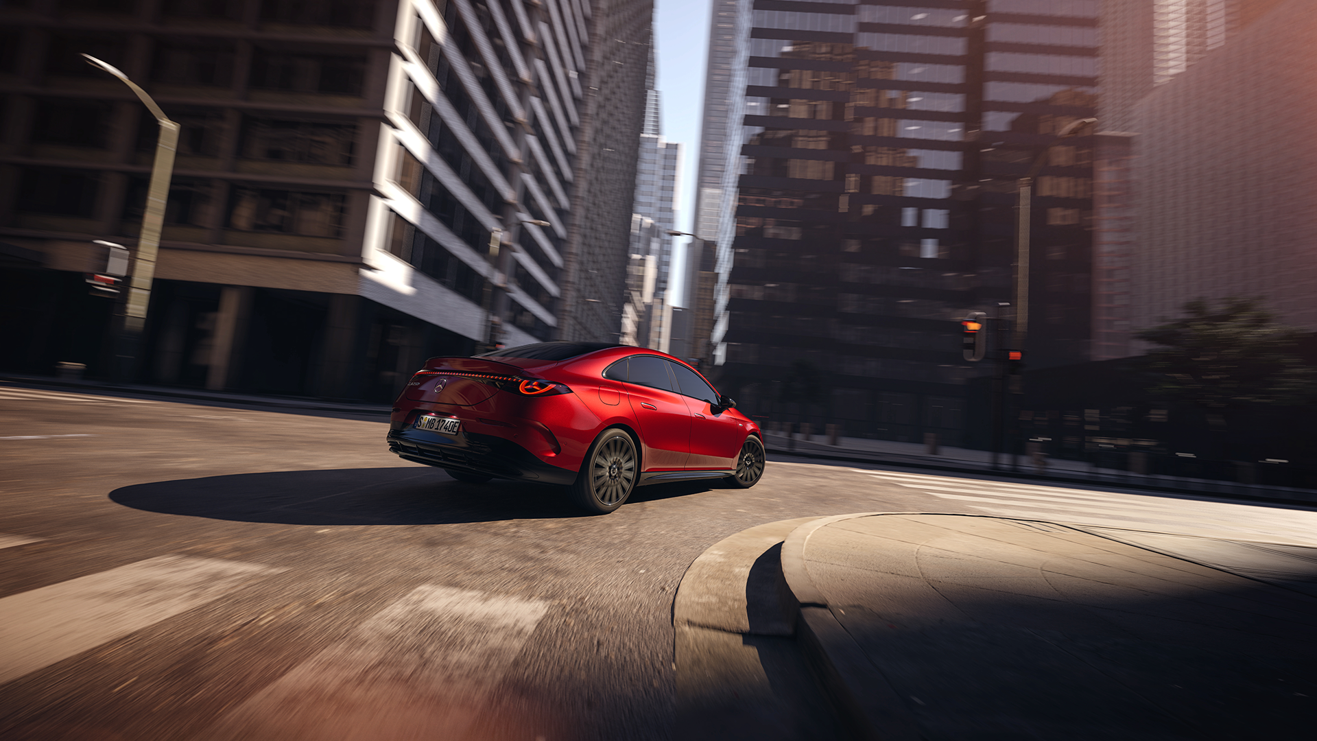 Punane Mercedes-Benz CLA sõitmas tagantvaates