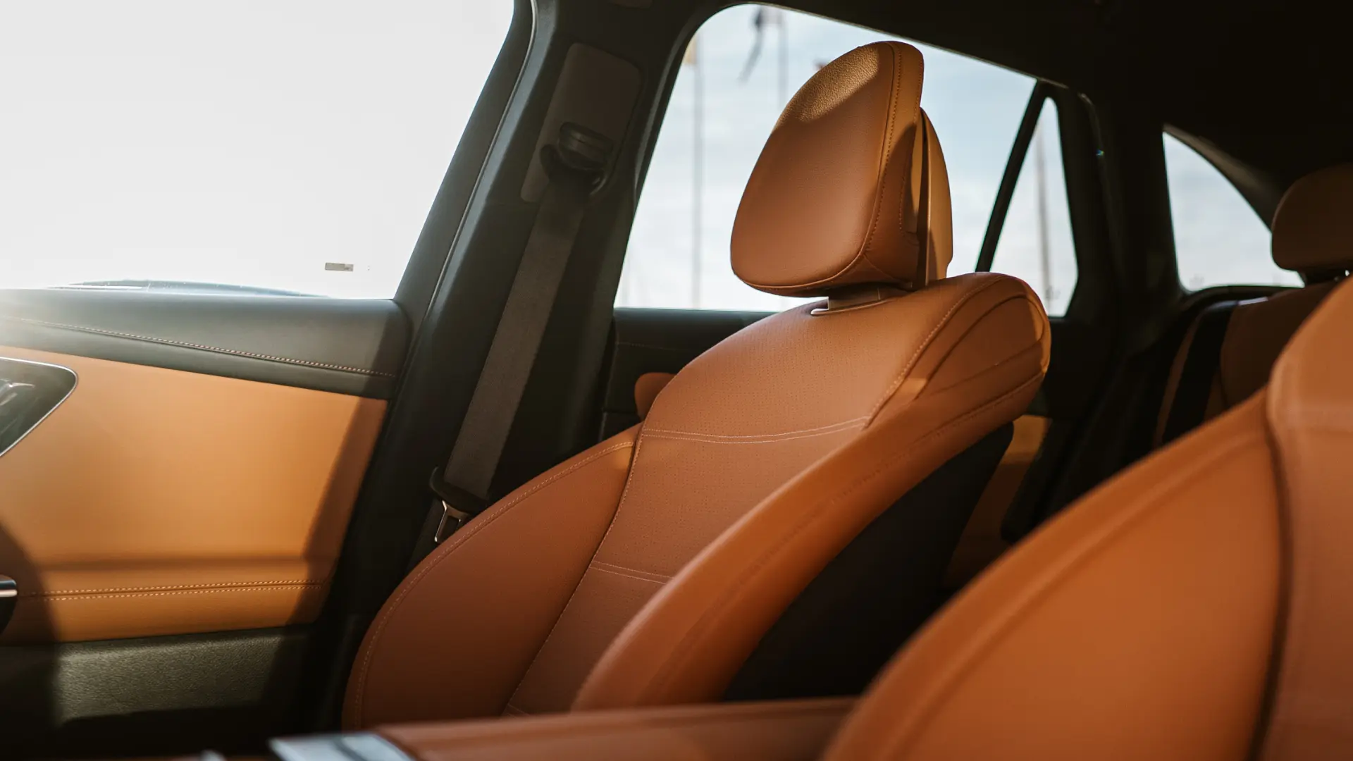 Mercedes-Benz GLC SUV sisemus