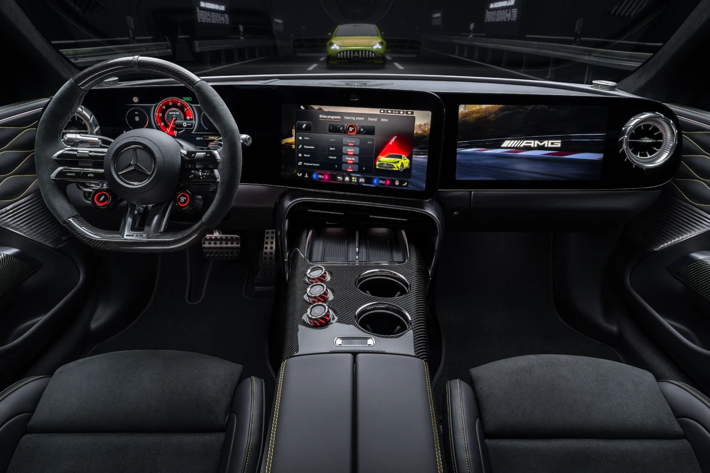 Mercedes-AMG GT 4-Door Coupé sportlik interjöör MBUX ekraanidega