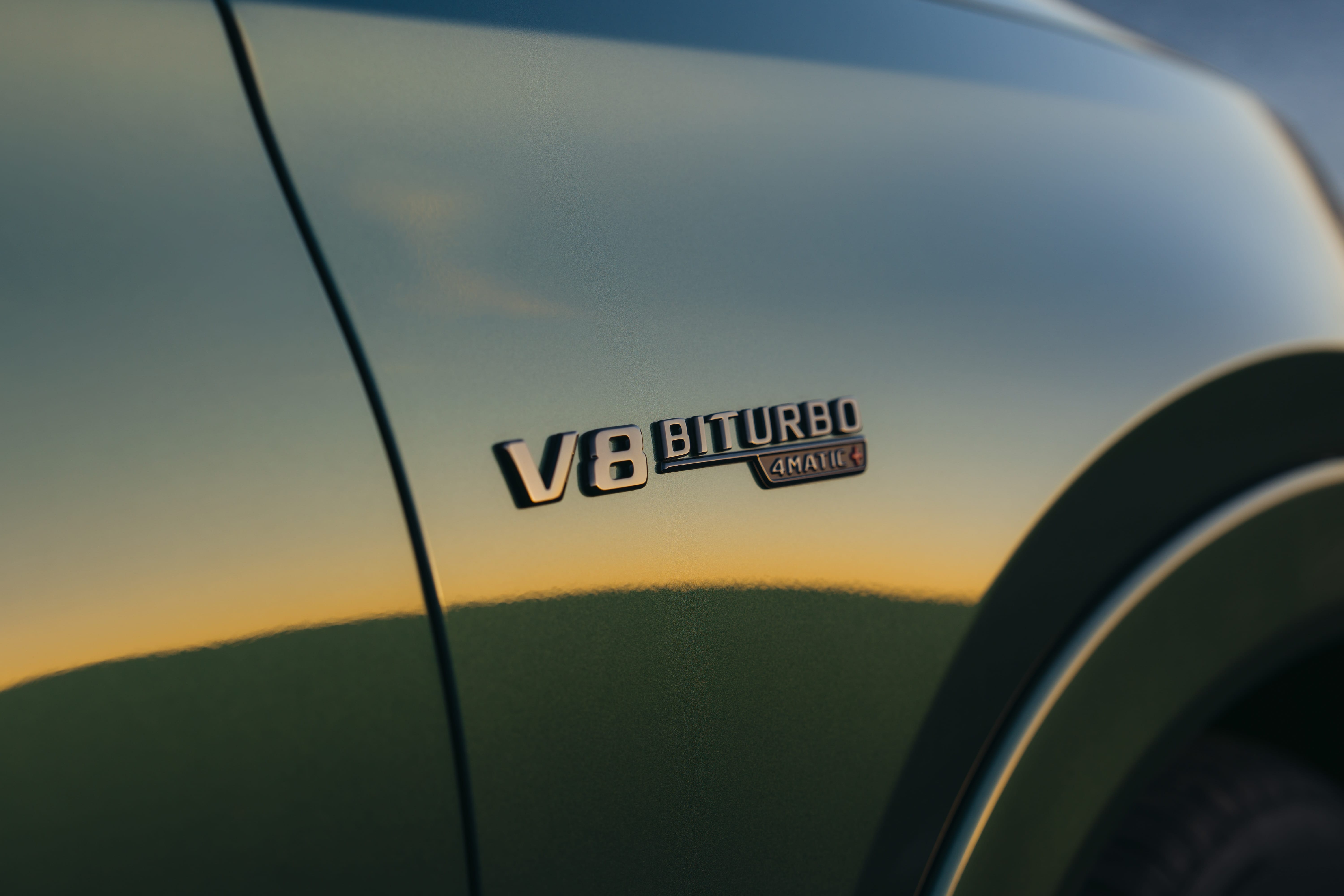 AMG-GLS V8 mootori märgis